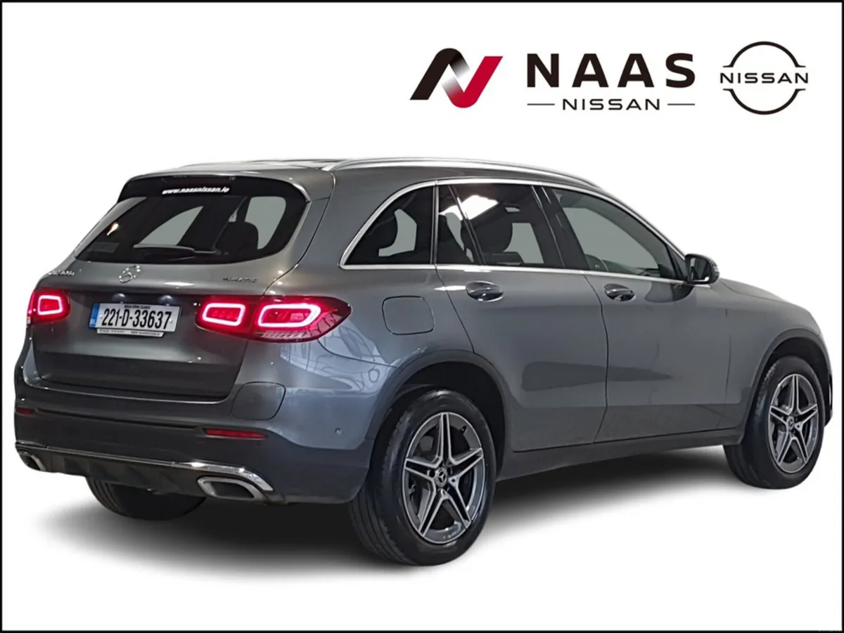 Mercedes-Benz GLC 300E AMG LINE 4MATIC - Image 4