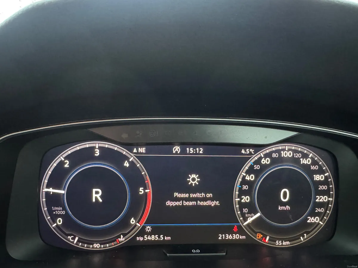 JAN SALE 🛞 Volkswagen Golf 2019 highline auto - Image 4