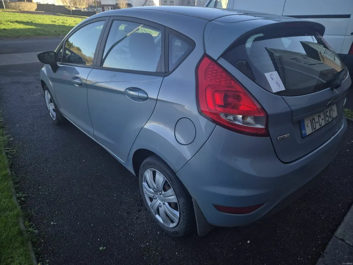Ford Fiesta 2010 - Image 4