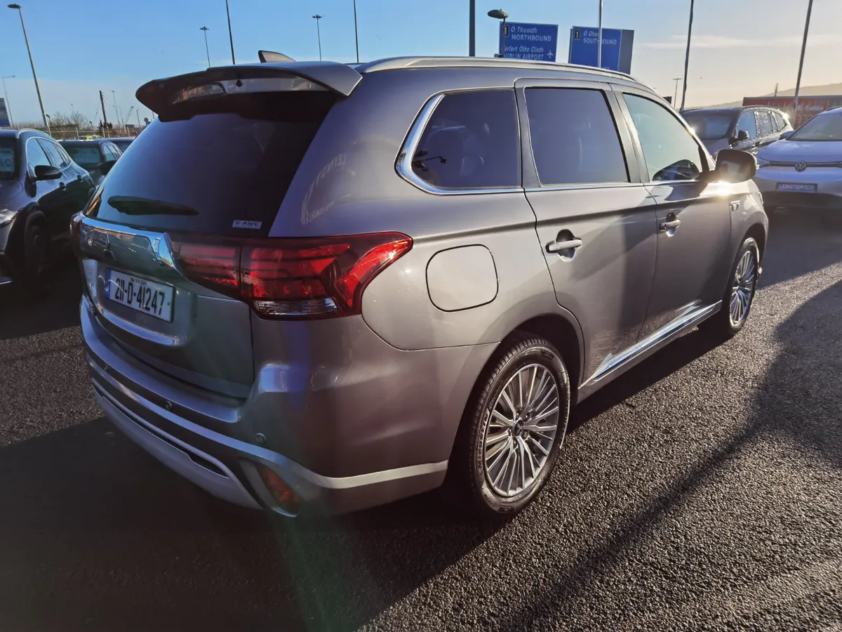 MITSUBISHI OUTLANDER 2.4 EXCEED SAFETY AUTO PHEV - Image 5