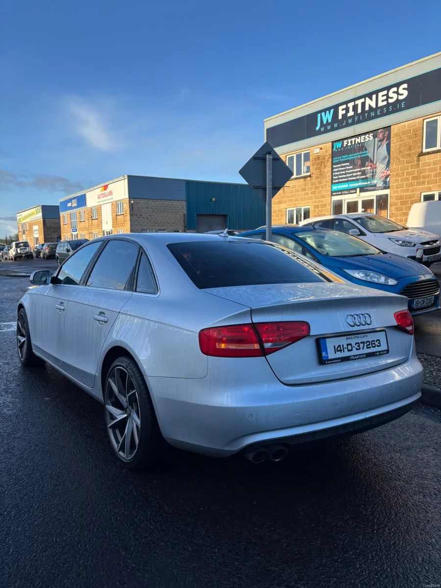 Audi A4 2014 - Image 2