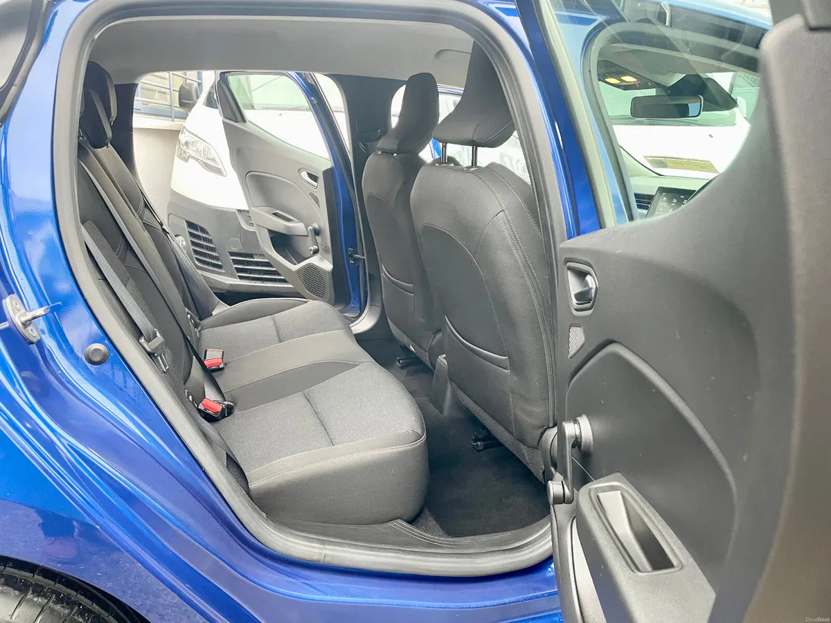 Renault Clio Equilibre 1.0TCE Petrol Manual,2023 - Image 4