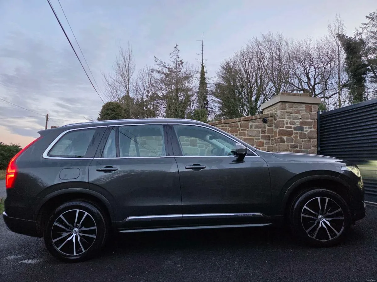 212  VOLVO XC90 T8 INSCRIPTION - Image 2