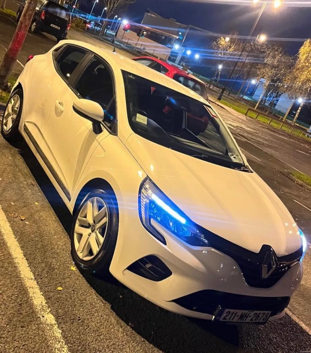 Renault Clio 2021 - Image 1