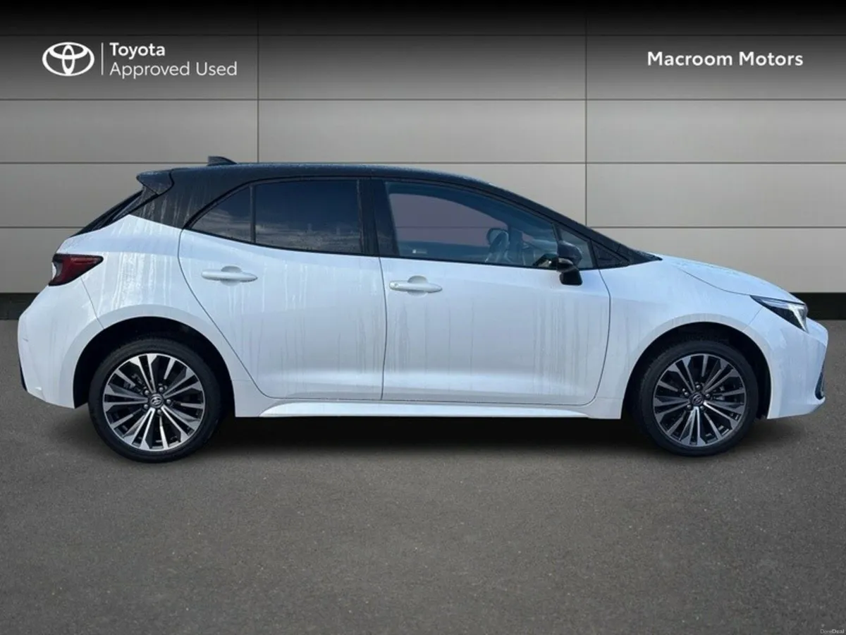 Toyota Corolla FRESH SELECTION OF TRADE-INSCOROLLA - Image 3