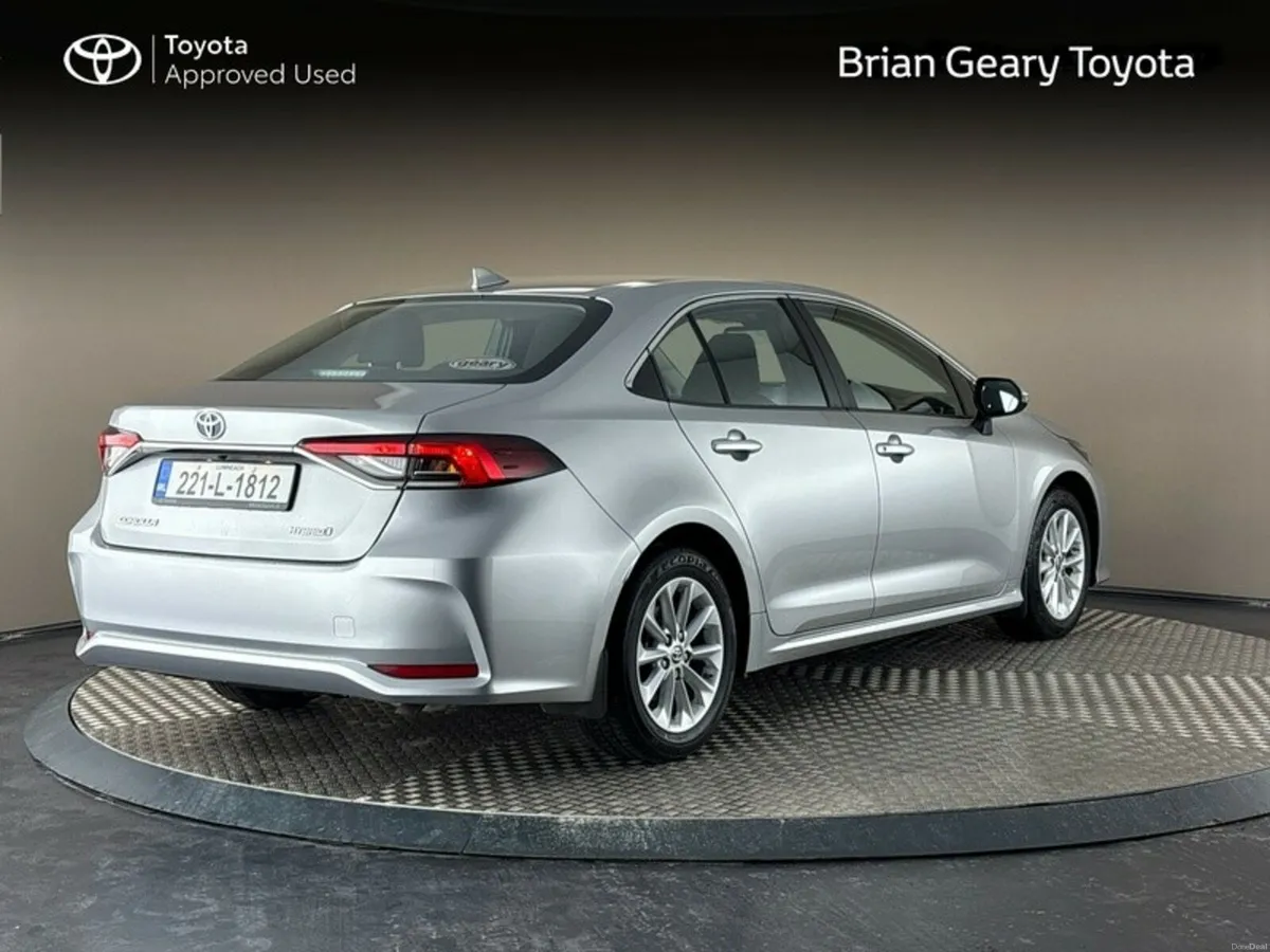 Toyota Corolla HYBRID LUNA - Image 2
