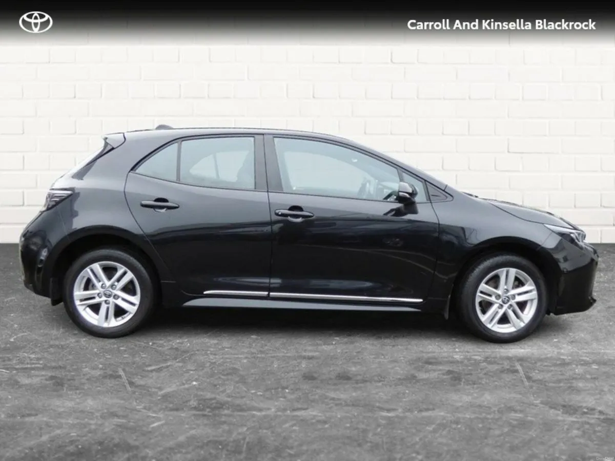 Toyota Corolla Hybrid Luna HB - Image 3