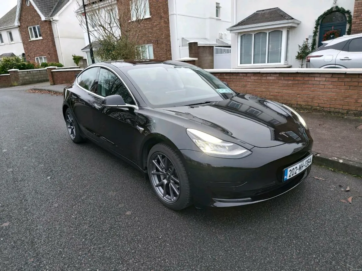 Tesla Model 3 Standard Range Plus - Image 1