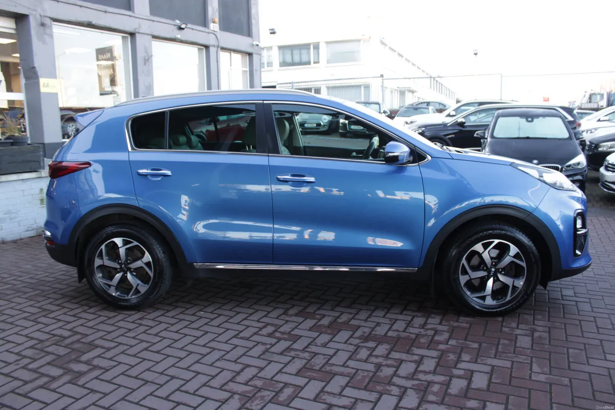 1.6CRDI K3 EDITION AUTOMATIC WITH PANORAMIC ROOF - Image 3