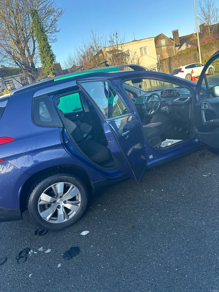 Peugeot 2008 - Image 2