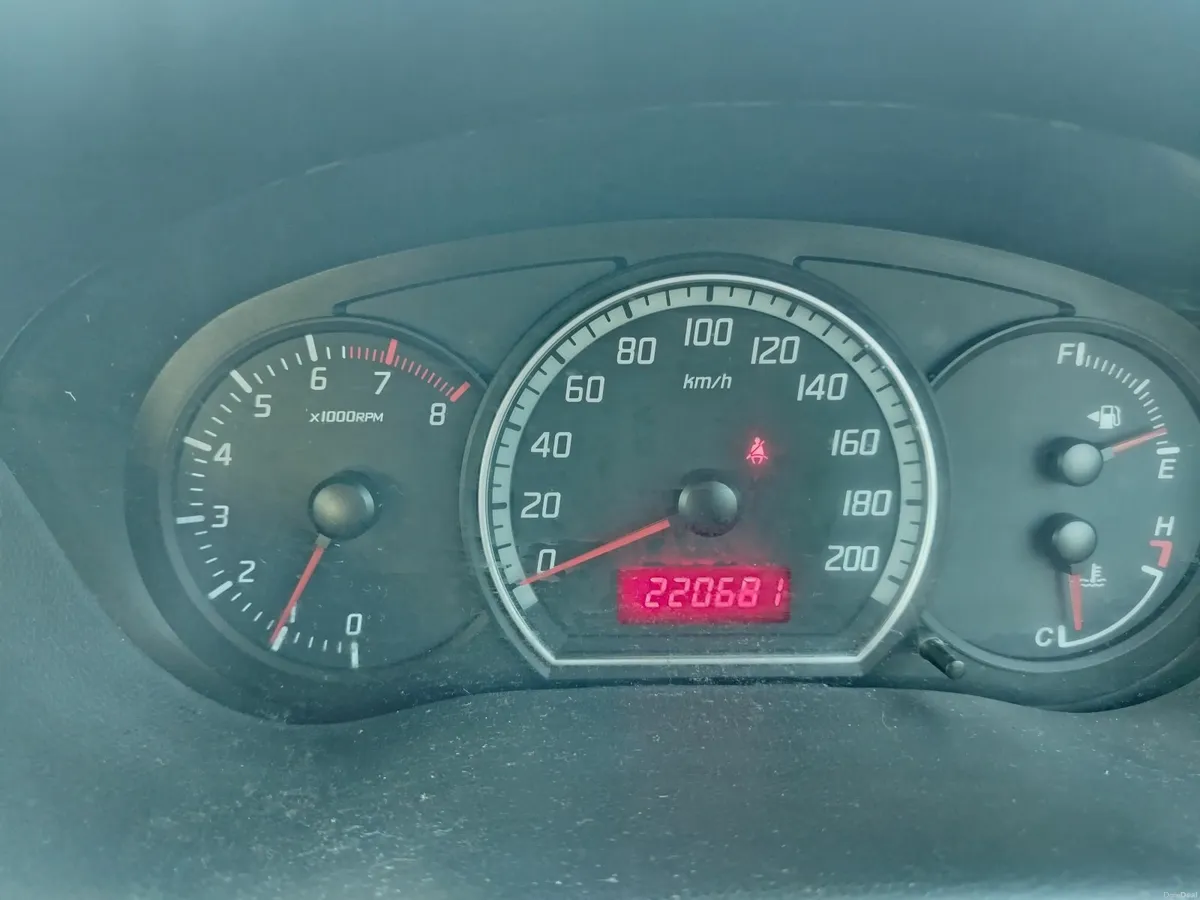 Suzuki swift 2007 - Image 2