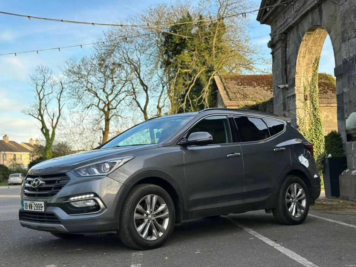 Hyundai Santa Fe 2018 - 7 Seater Executive 4WD - Image 2