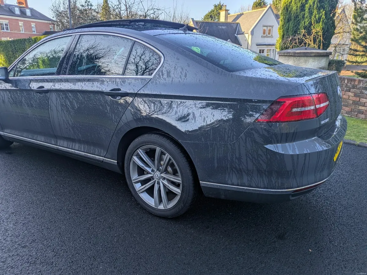 2017 Volkswagen Passat GT TDI blue motion - Image 4