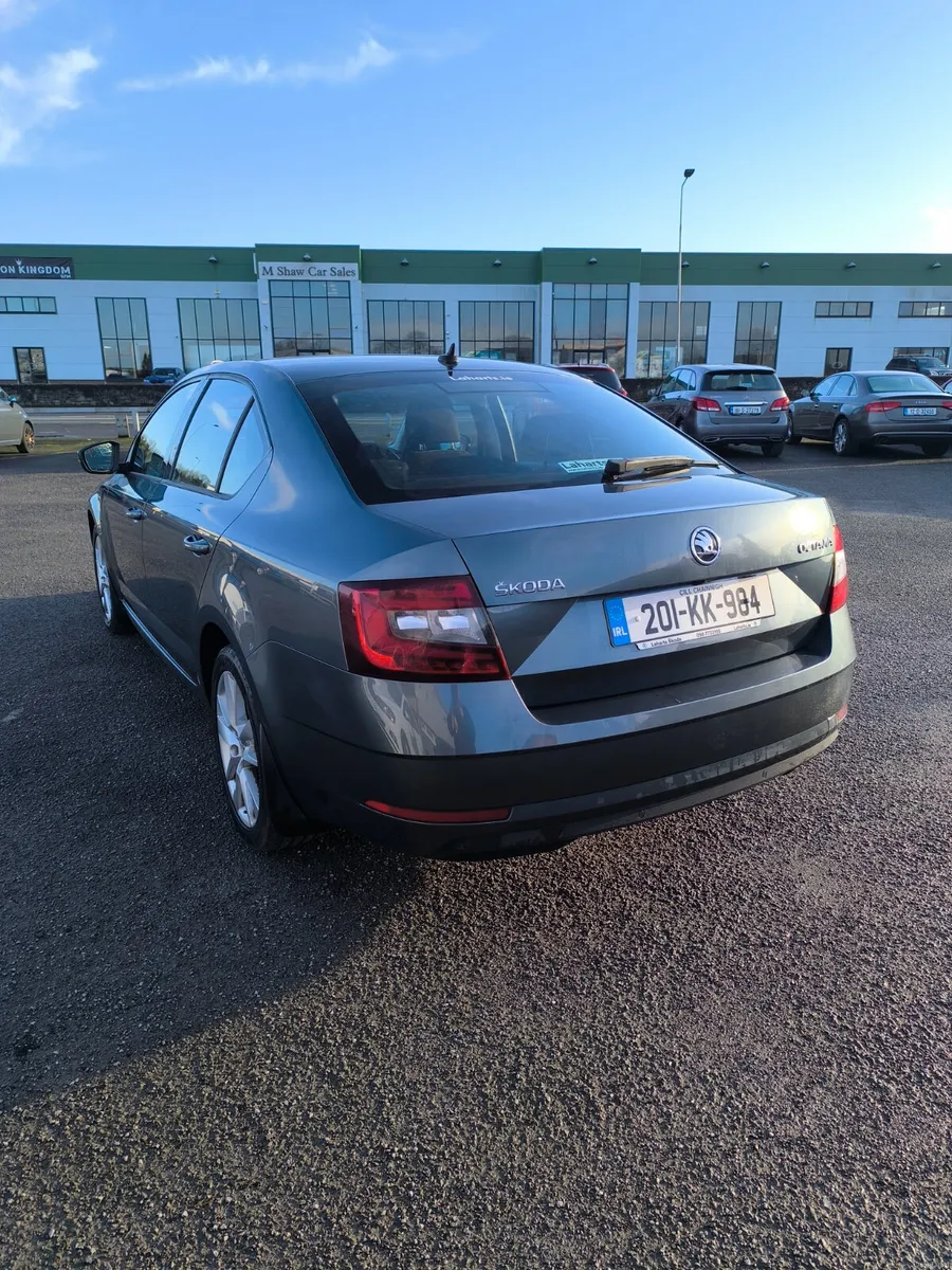 201 Skoda Octavia 1.6 TDI STYLE - Image 3