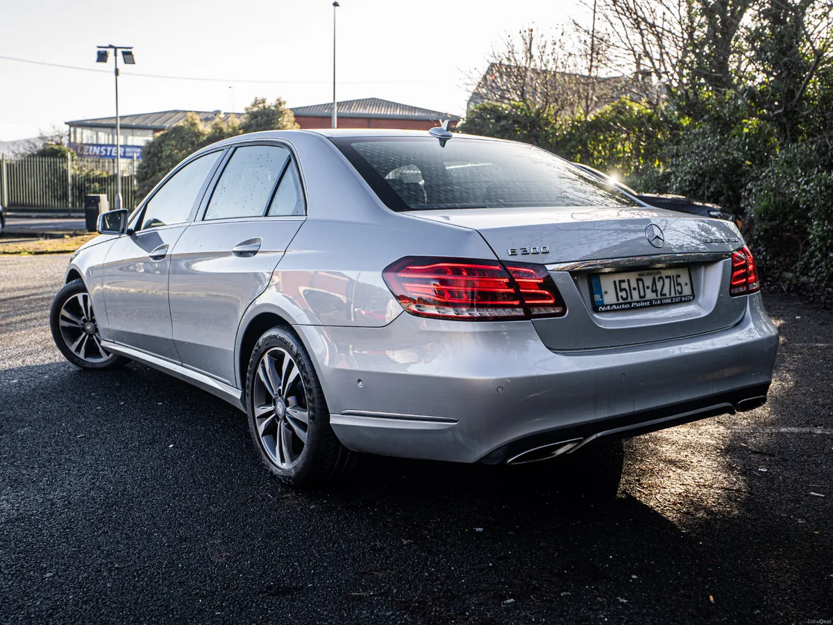 Mercedes-Benz E-Class 2015 - Image 4