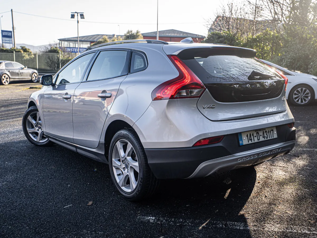 Volvo V40 2014 - Image 4