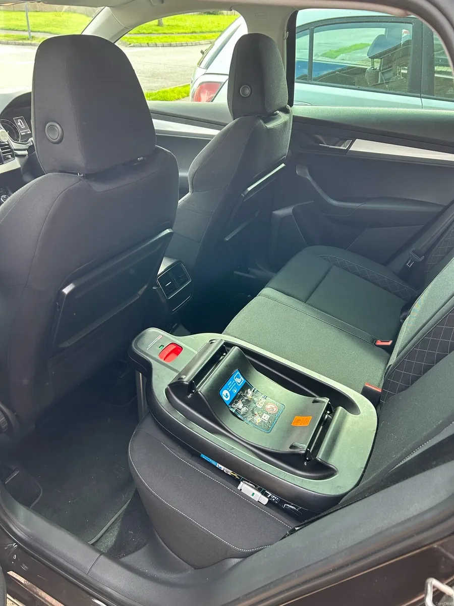 191 Skoda Karoq 1.6 TDI DSG - Image 3