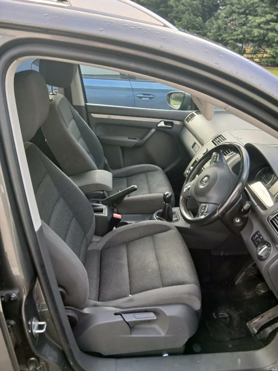 Volkswagen Touran 2015 - Image 3