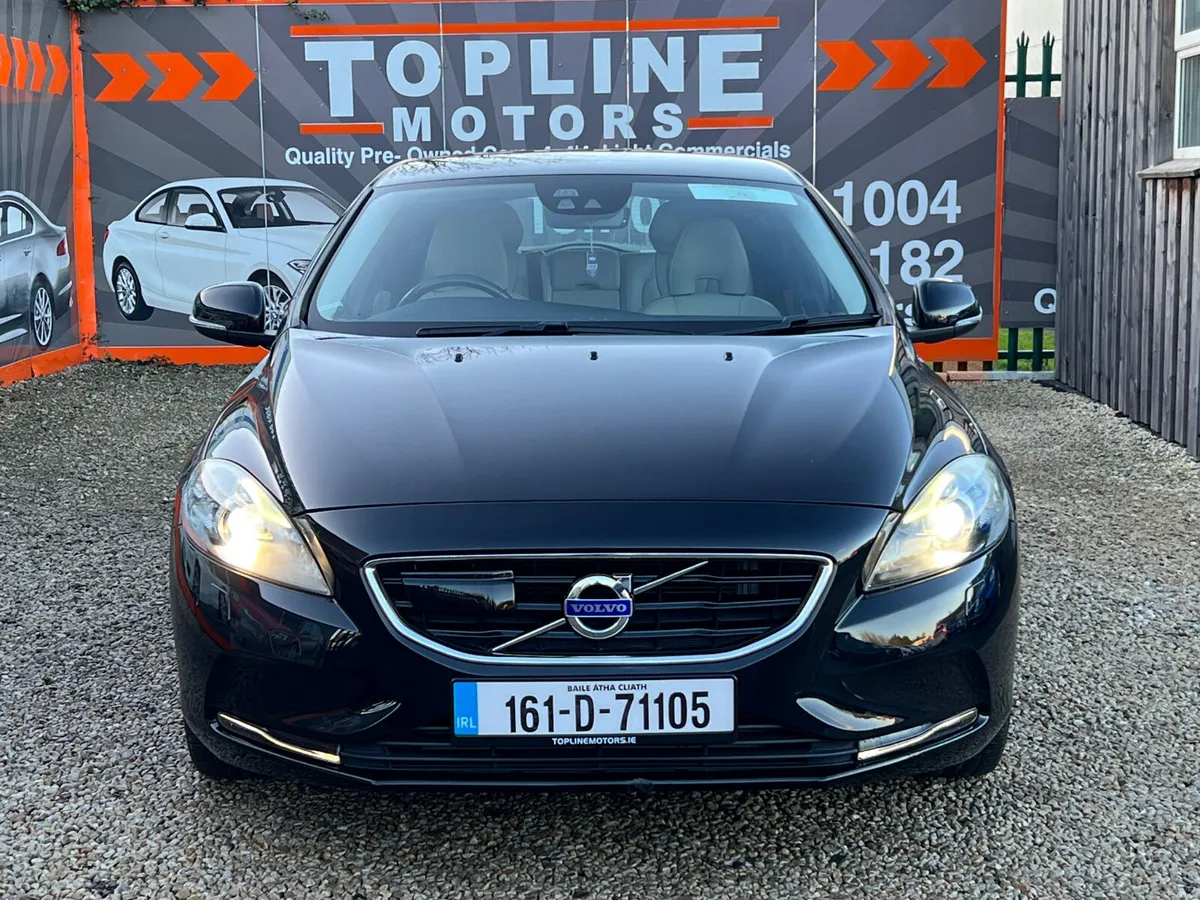 ==STUNNING LOW KMS/FULL LEATHER//AUTO== - Image 4