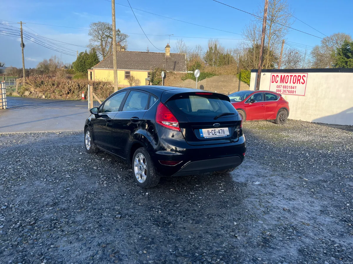 Ford Fiesta 2011 - Image 2