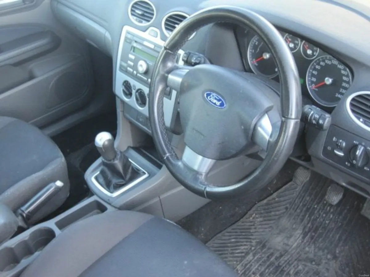 Ford Focus 2005  1.4 zetec - Image 3