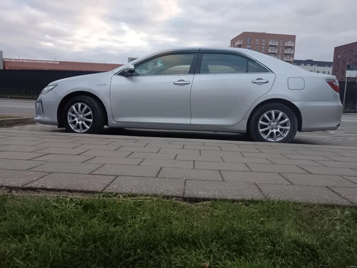 Toyota Camry Hybrid 2015 – Low Mileage - Image 4