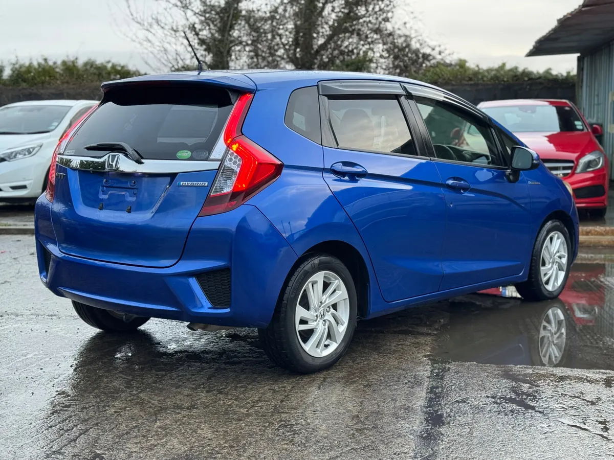 Honda Fit 1.5 Hybrid Auto 45000kms - Image 4