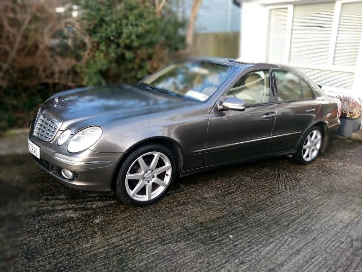 Mint  E200 auto 1.8 petrol   (2999 EURO) - Image 2