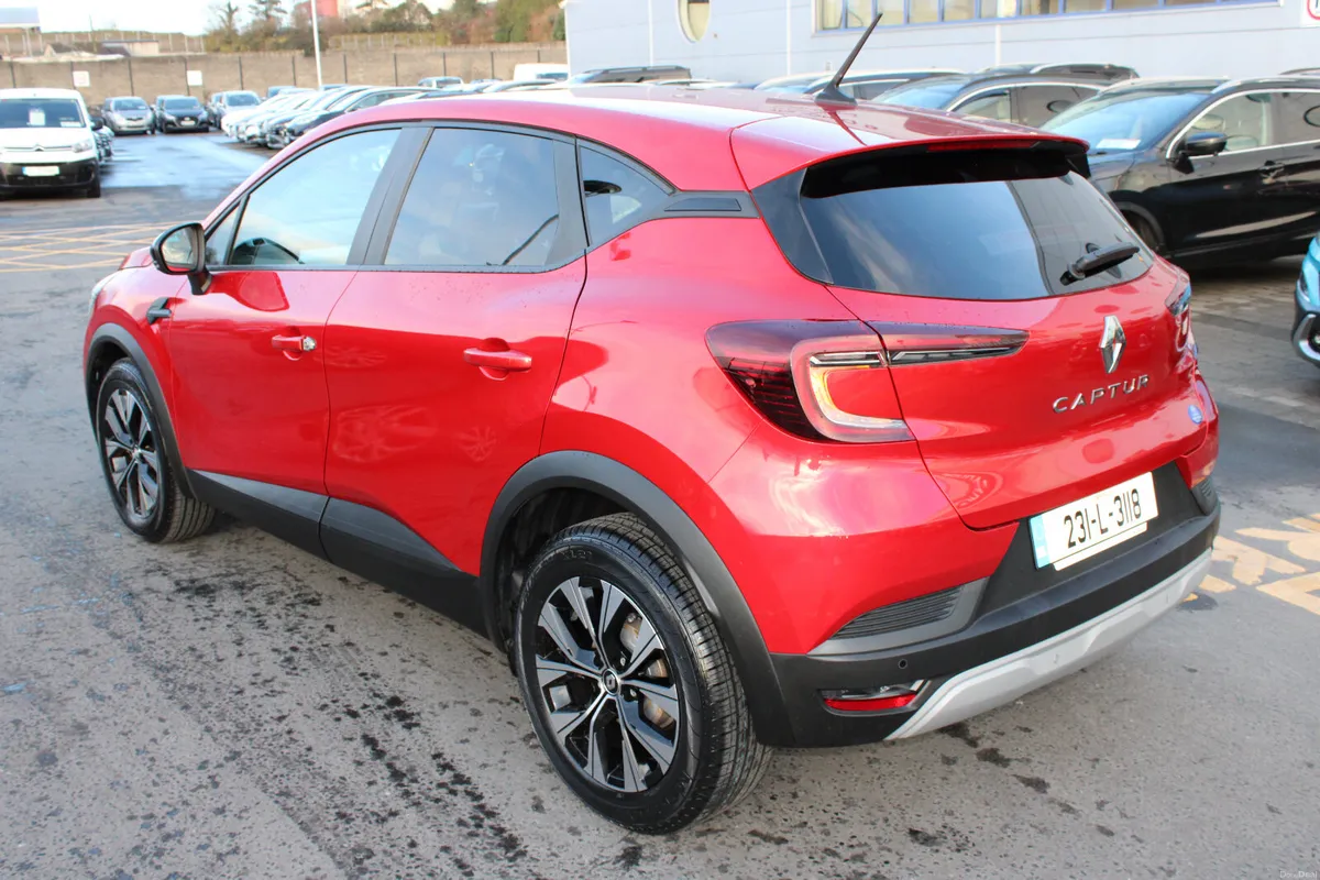 Renault Captur 2023 - Image 3