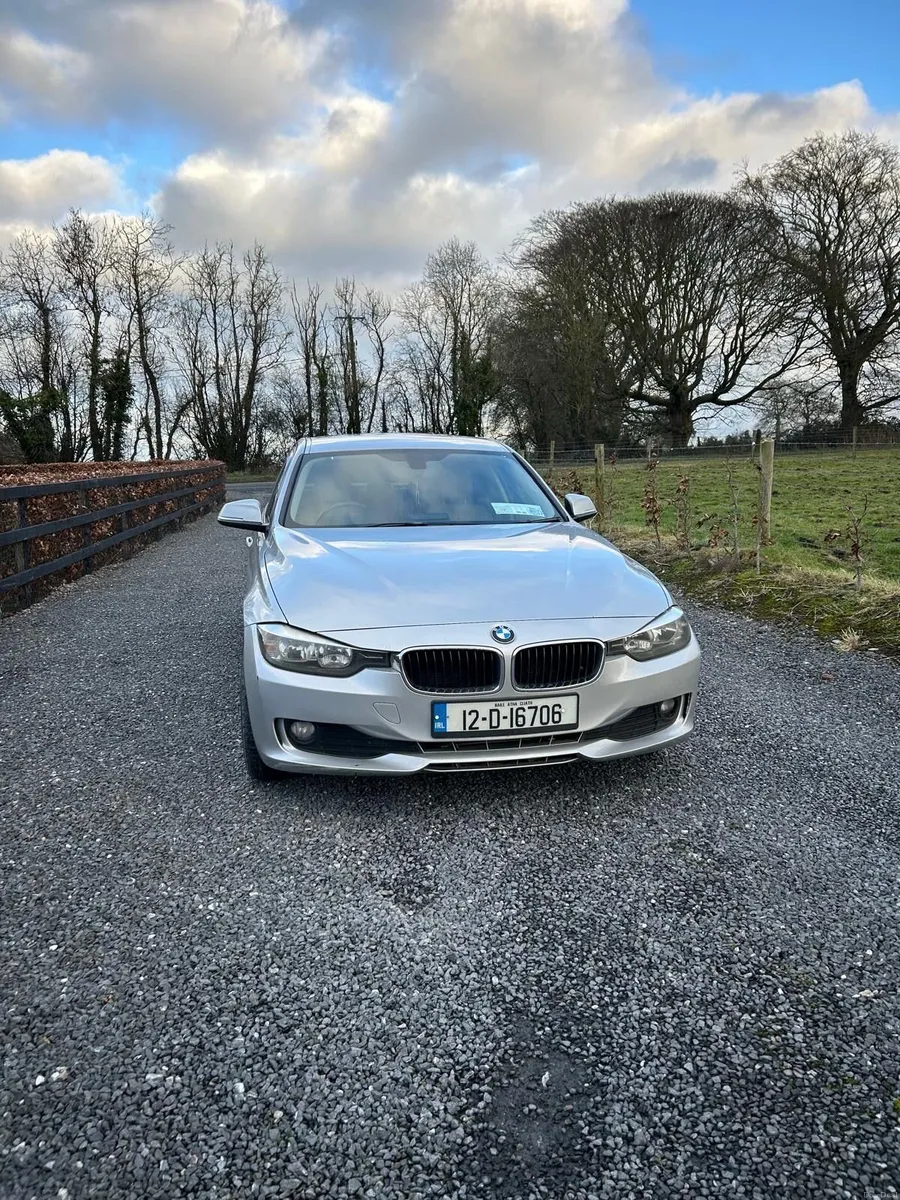 2012 BMW 318d manual - Image 2