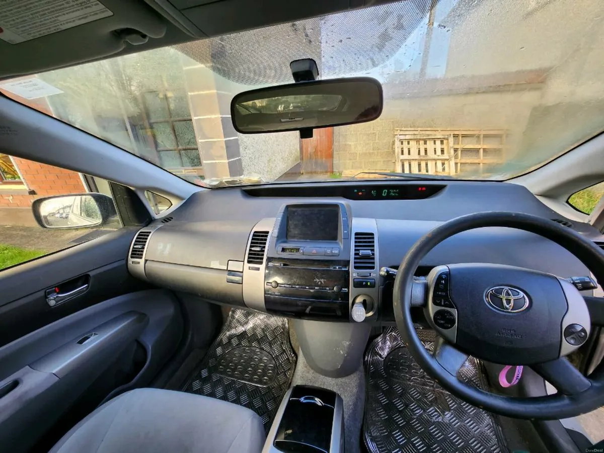 Toyota Prius - Image 3