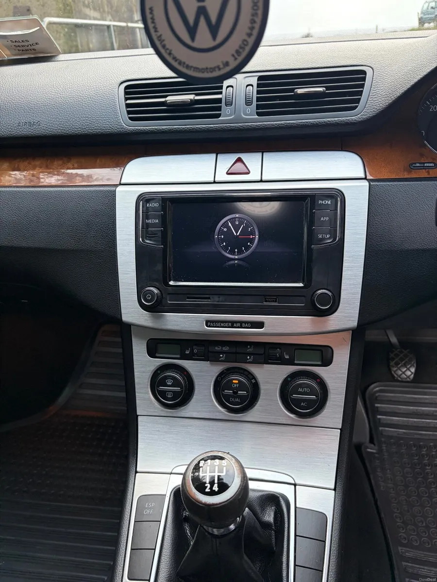 B6 Volkswagen Passat - Image 3