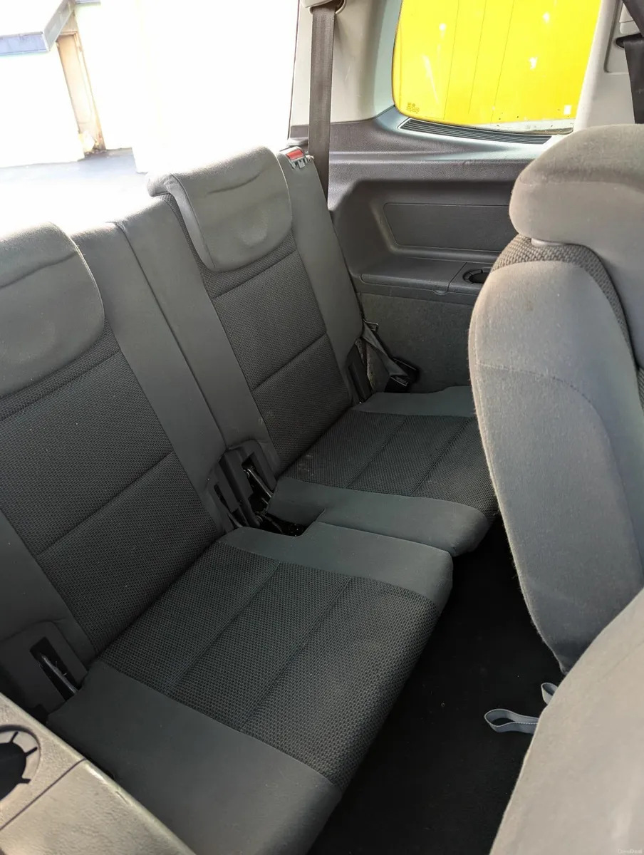 Volkswagen Touran 2012 - Image 3