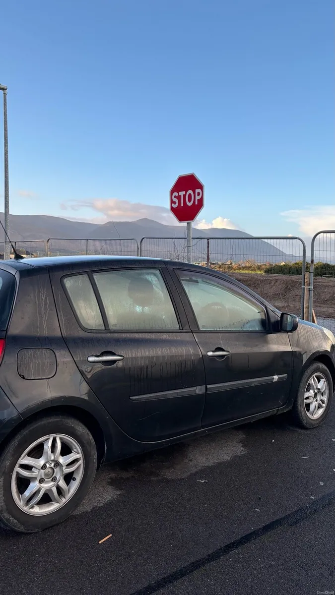 Renault Clio - Image 2