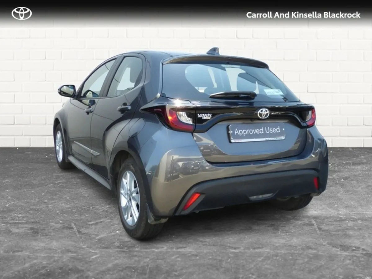 Toyota Yaris 1.0 Luna Manual - Image 2