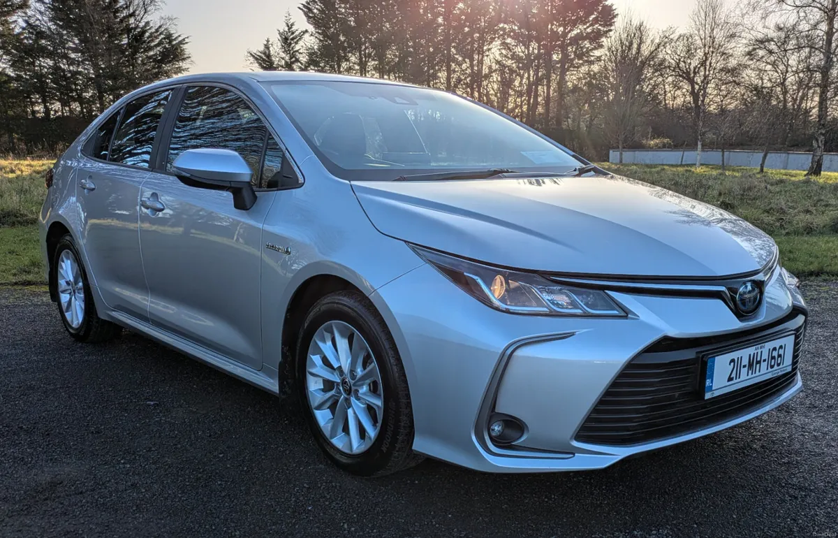 TOYOTA COROLLA LUNA  /AUTO/ HYBRID - Image 1