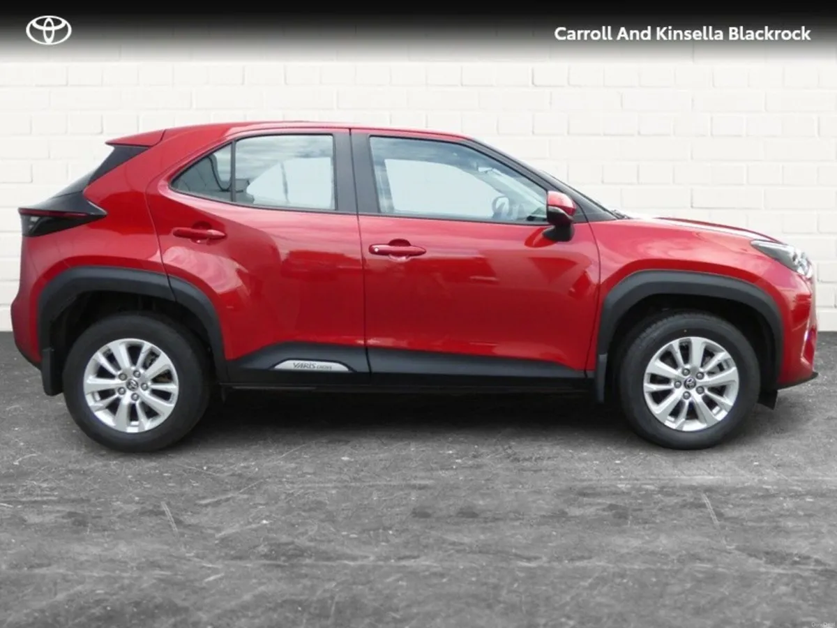 Toyota Yaris Cross Hybrid Luna - Image 3