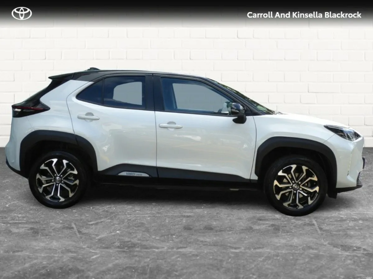 Toyota Yaris Cross Hybrid Luna Sport - Image 3