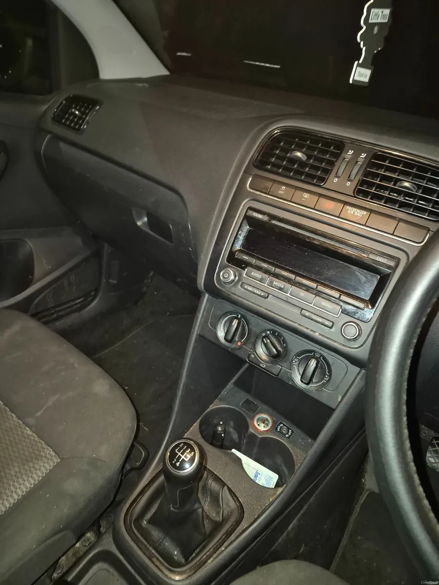 Volkswagen Polo 2012 - Image 2