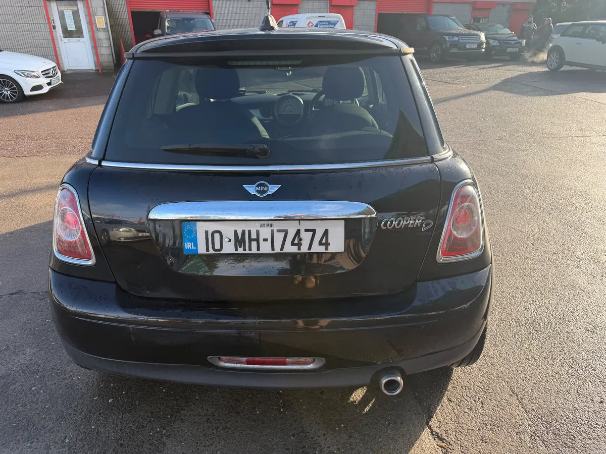 2010 MINI COOPER D - Image 2