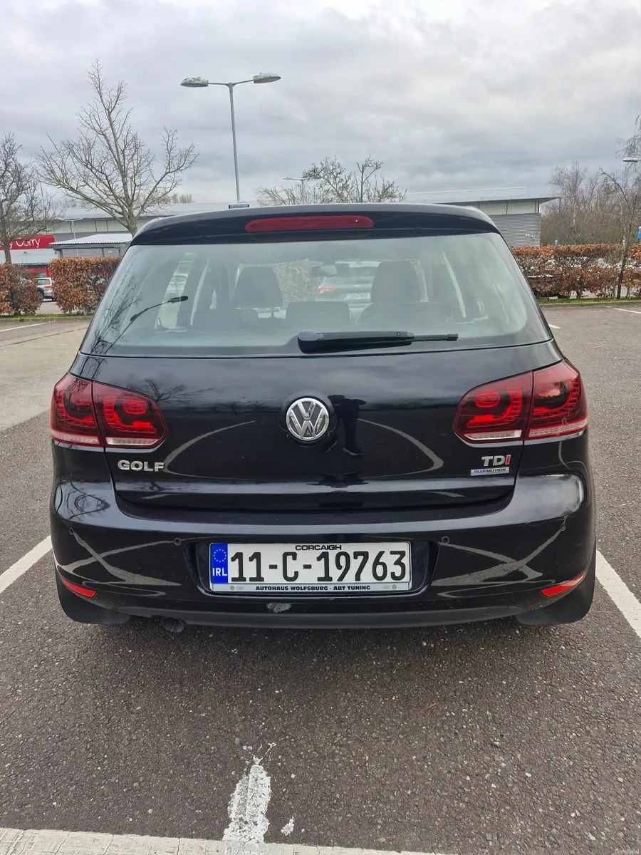 Volkswagen Golf 2011 - Image 2