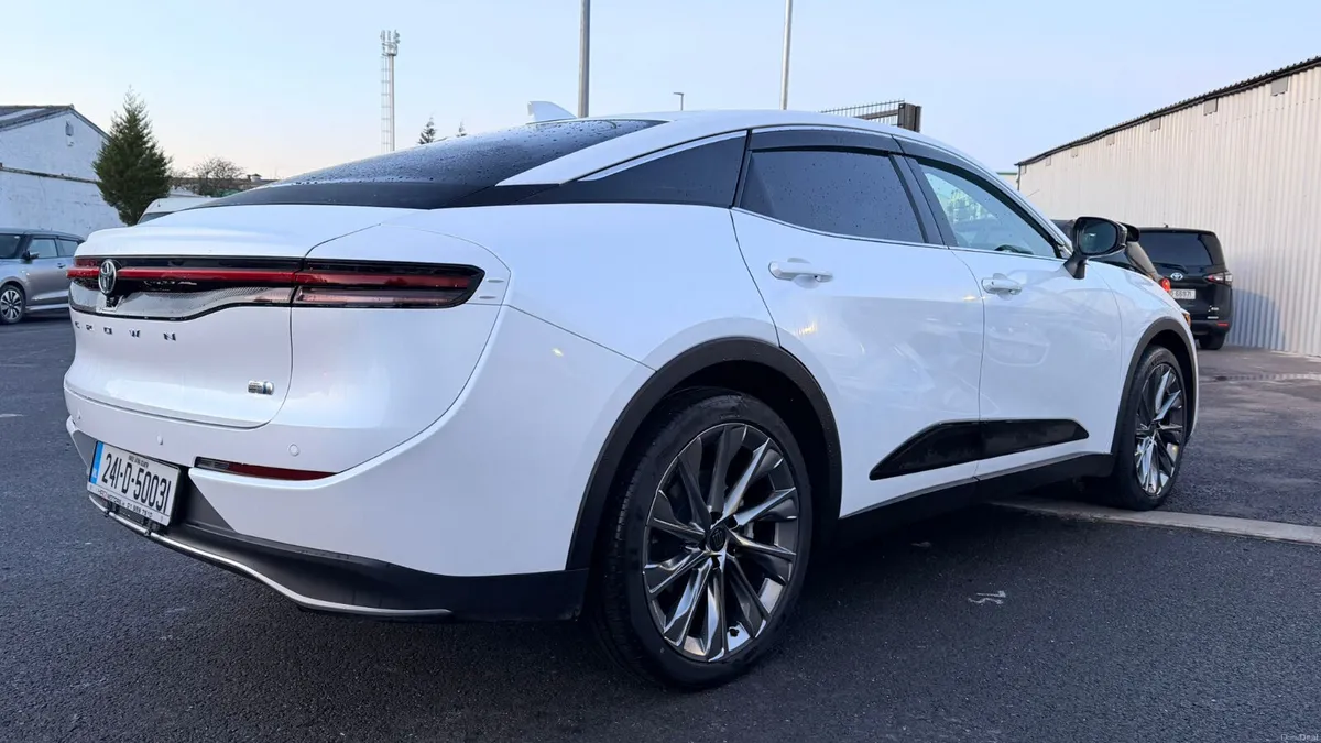 Toyota Crown 2024 - Image 4