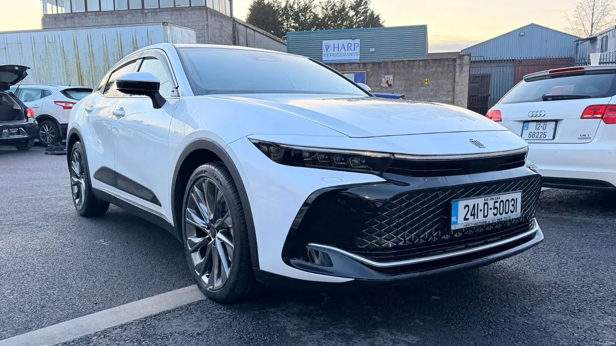 Toyota Crown 2024 - Image 2