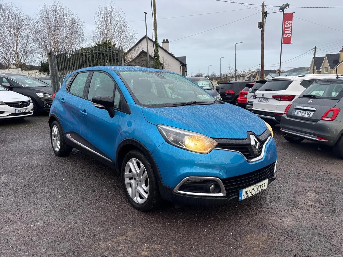 Renault Captur 2015  VERY  LOW  MILEAGE  PETROL - Image 1