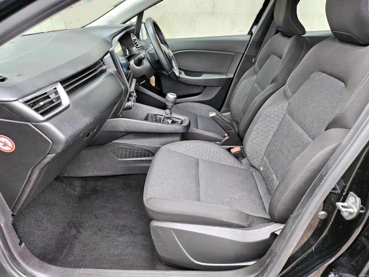 2023 Renault Clio Equilibre Warranty Finance - Image 4