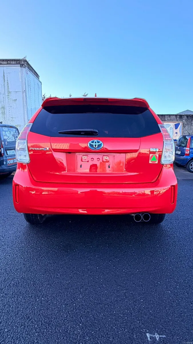 Toyota Prius Alpha 2016 7 seater - Image 5