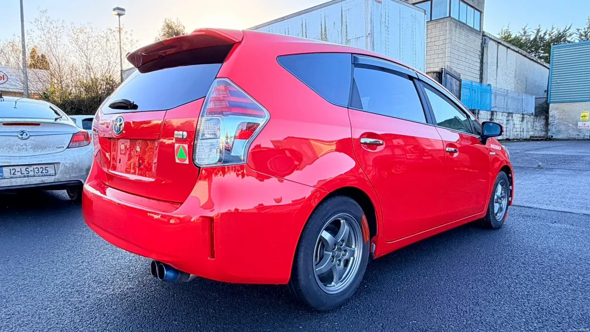 Toyota Prius Alpha 2016 7 seater - Image 4