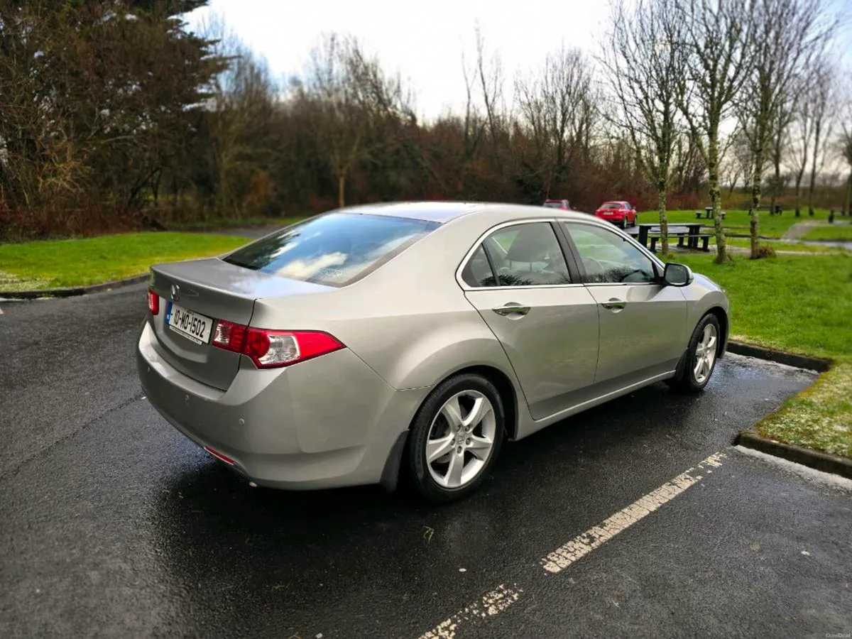 Honda accord 2010 executive - Image 3