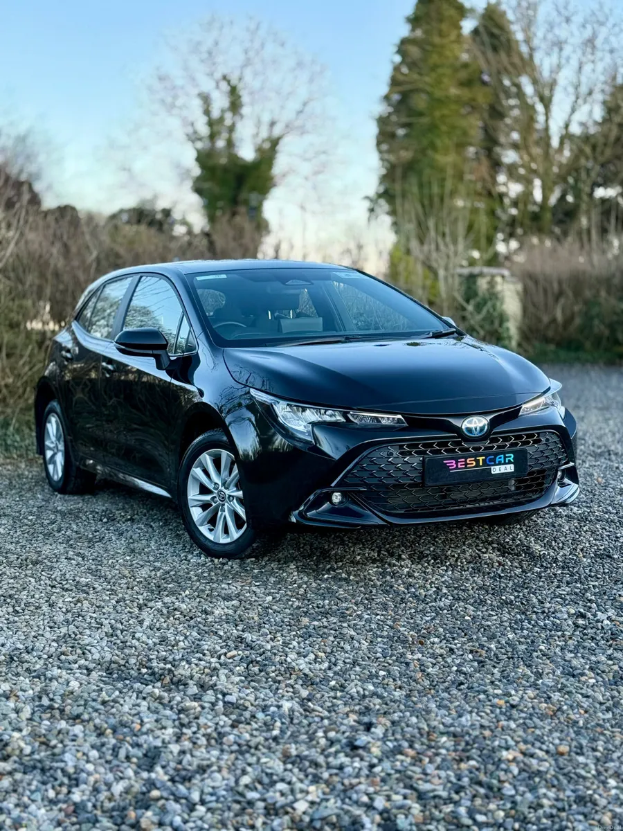 Toyota Corolla 2024 1.8 Hybrid Luna Hatchback - Image 1
