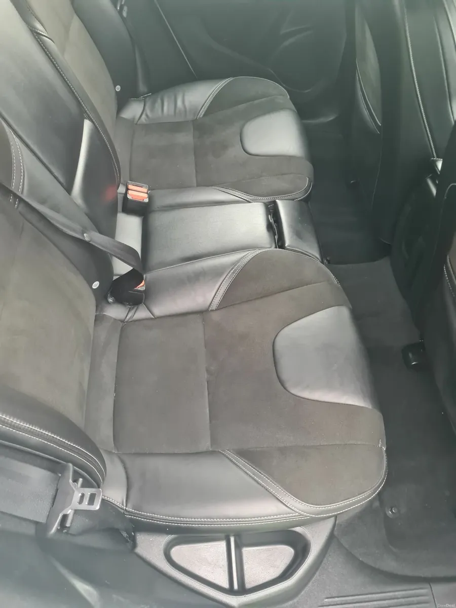 Volvo V40 2015  R Design Diesel - Image 2